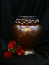 Load image into Gallery viewer, azula vase
