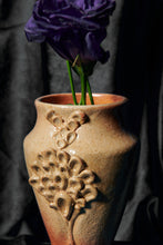 Load image into Gallery viewer, anassa vase
