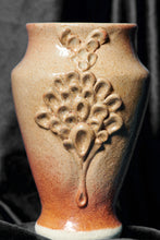 Load image into Gallery viewer, anassa vase
